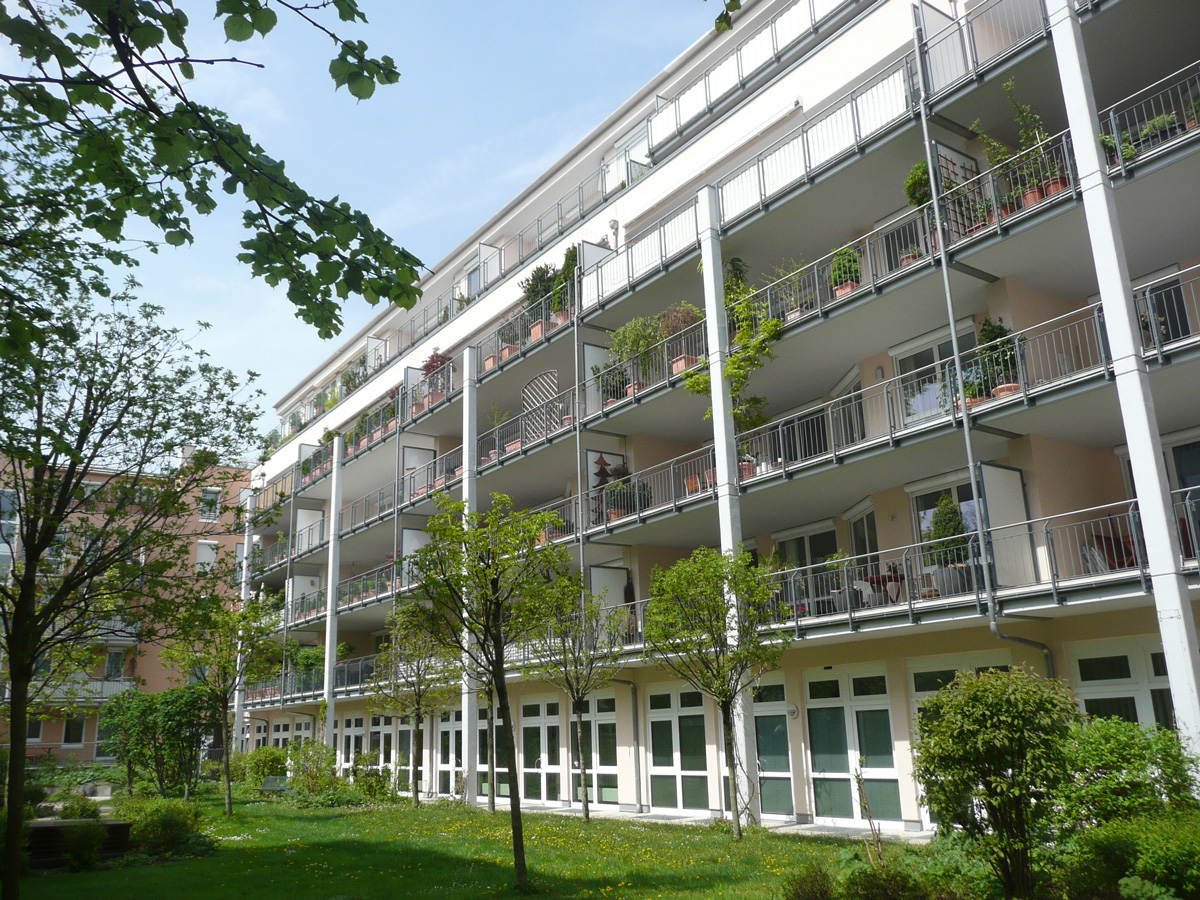 Belgradstrae - Wohnhaus mit Ladenzeile, 60 Einheiten